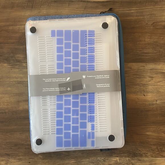 MacBook Pro 2016-2020 blue soft case with hardshell - Picture 3 of 5